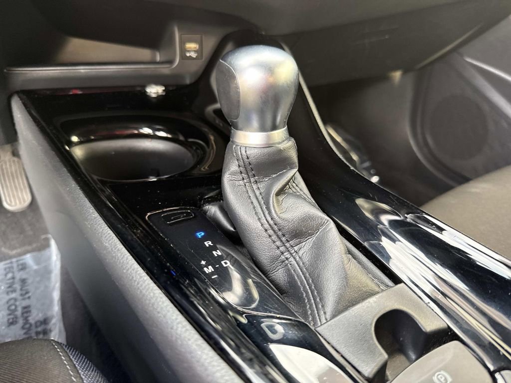 Used 2020 Toyota C-HR XLE image 33