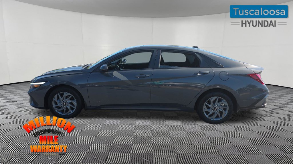 Used 2024 Hyundai Elantra SEL FWD image 4