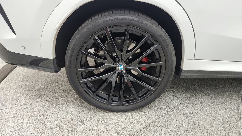 Used 2024 BMW X6 xDrive40i w/ Premium Package AWD/4WD image 23