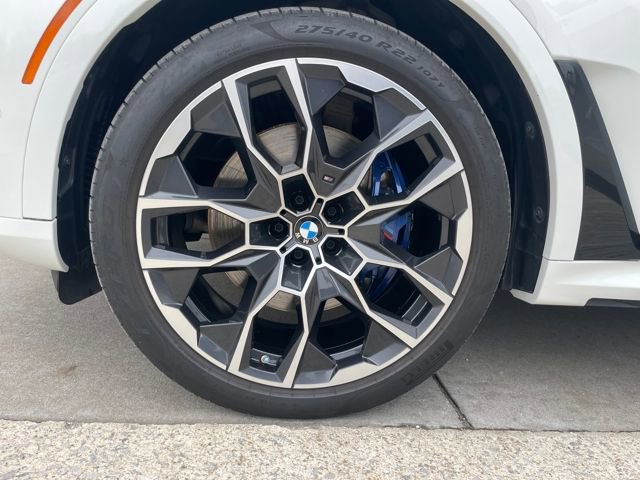 Used 2023 BMW X7 M60i w/ Executive Package image 25