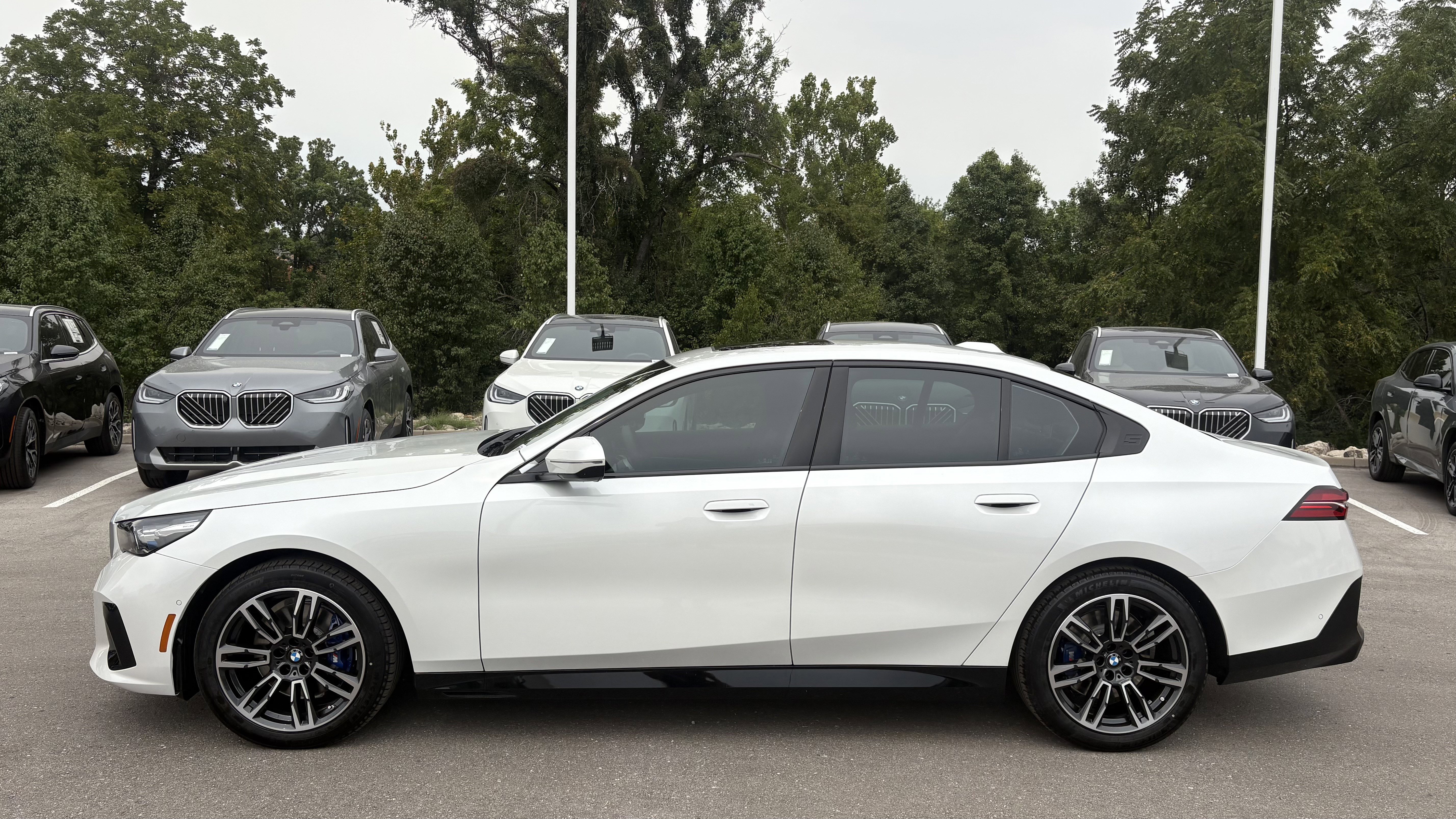 Used 2026 BMW 530i xDrive w/ M Sport Package image 7