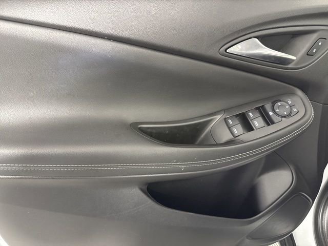 Used 2025 Buick Encore GX Preferred image 14