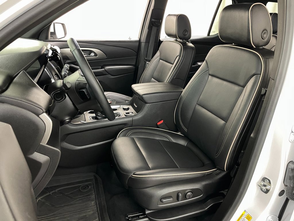 Certified 2023 Chevrolet Traverse Premier w/ LPO, Floor Liner Package image 29