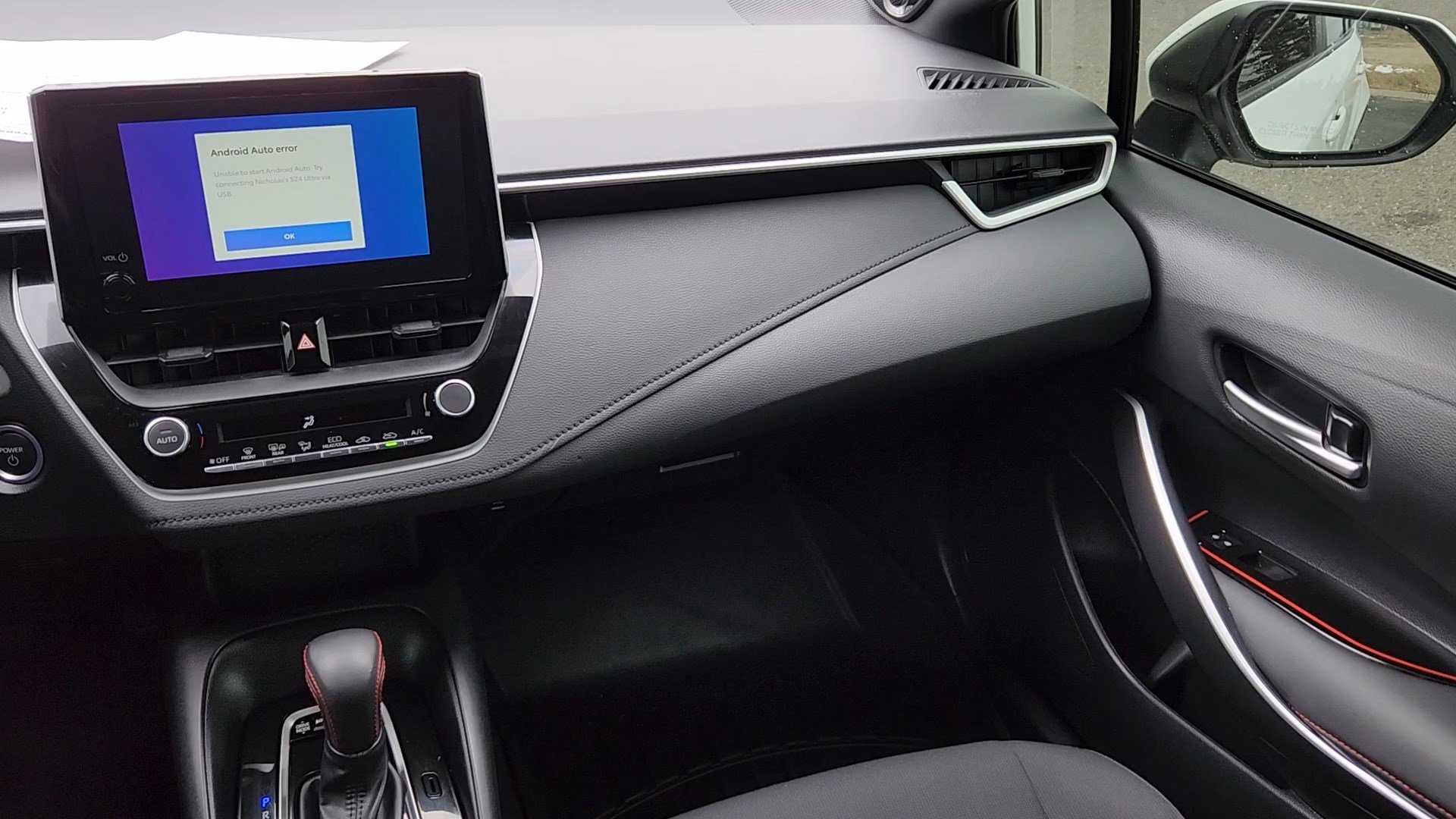 Used 2023 Toyota Corolla SE w/ SE Package image 6