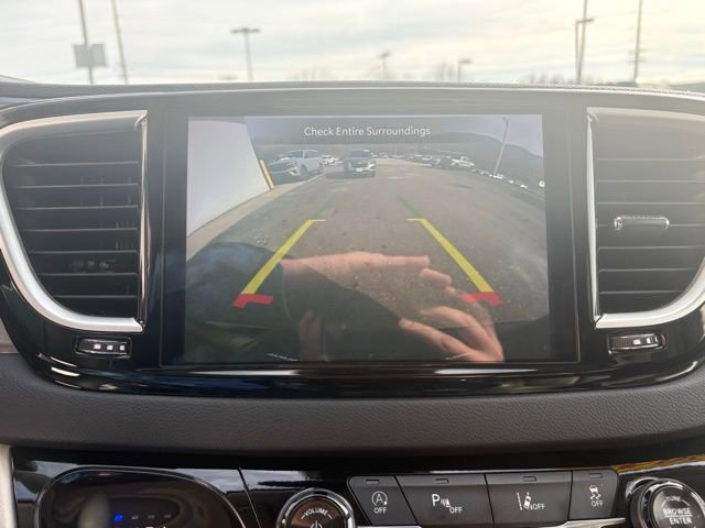 Used 2024 Chrysler Pacifica Touring-L image 5