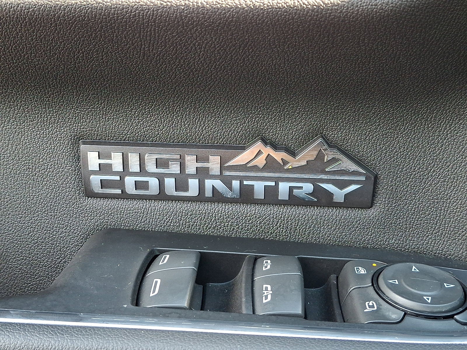 Used 2025 Chevrolet Silverado 1500 High Country w/ Midnight Edition image 30