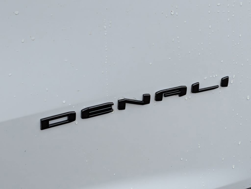 New 2026 GMC Acadia Denali Ultimate w/ LPO, Floor Liner Package AWD/4WD image 21