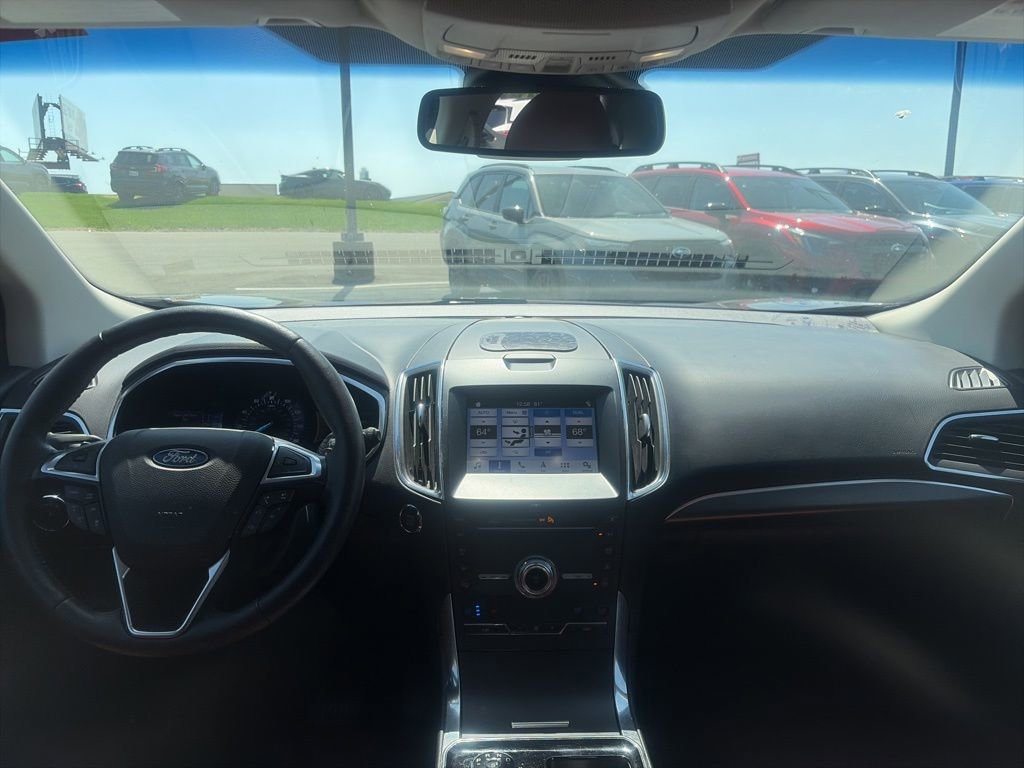 Used 2019 Ford Edge Titanium w/ Equipment Group 301A AWD/4WD image 9