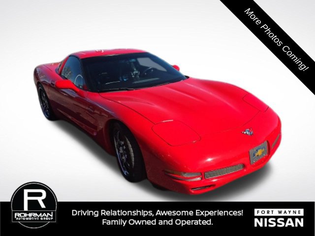 Used 2004 Chevrolet Corvette Coupe RWD image 3