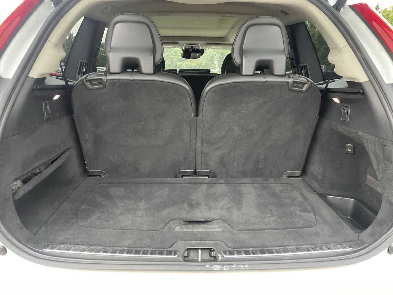 Used 2018 Volvo XC90 T5 Momentum w/ Convenience Package FWD image 17