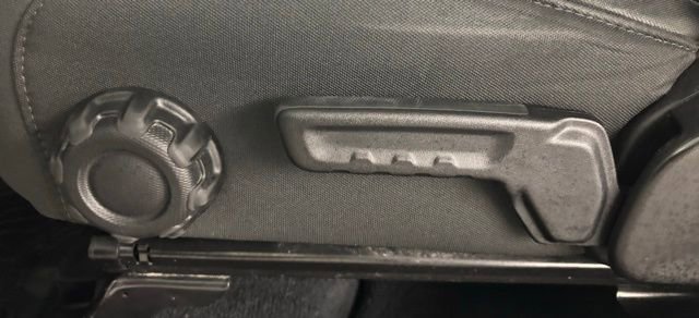 Used 2022 Jeep Gladiator Willys AWD/4WD image 16