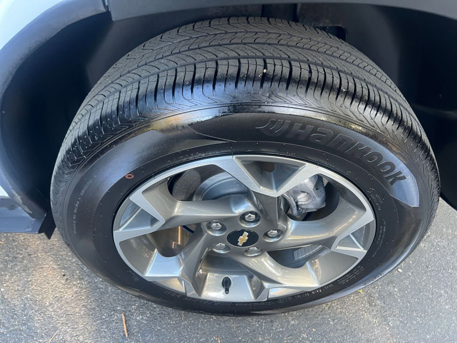 Used 2025 Chevrolet Trax LT image 28