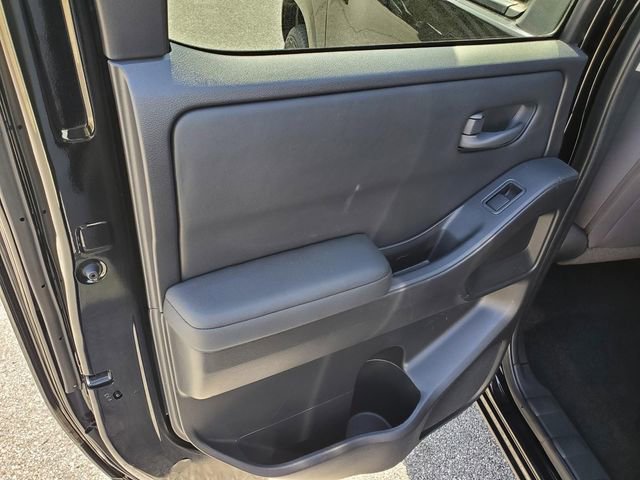 Used 2022 Nissan Frontier S w/ Technology Package image 11