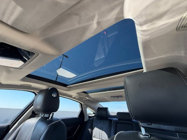 Used 2019 Jaguar XJ R-Sport RWD image 29