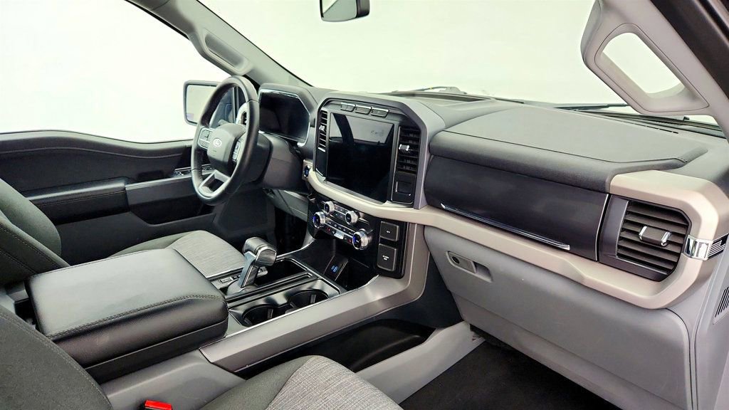 Used 2023 Ford F150 Lightning XLT image 24