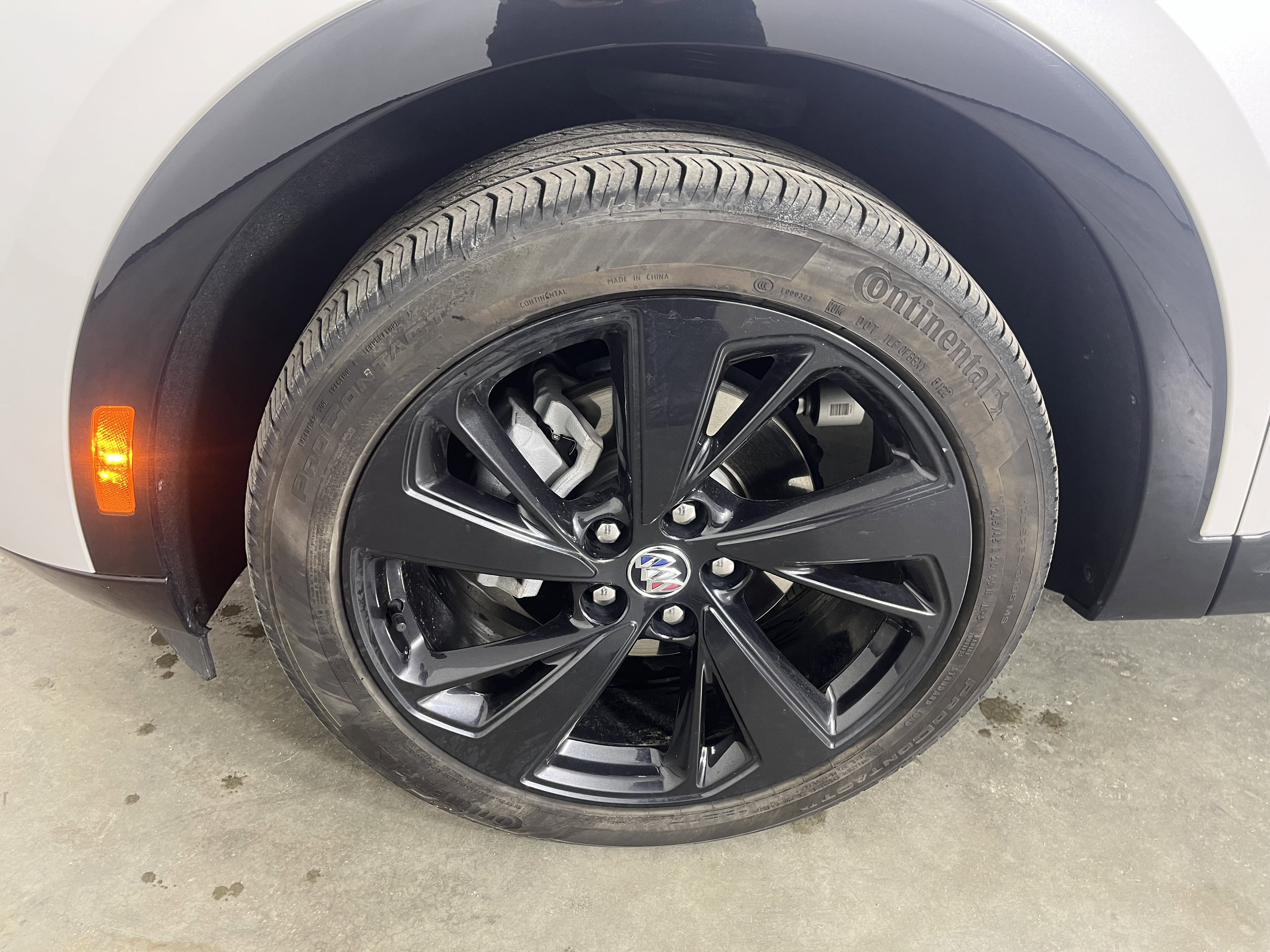 Used 2023 Buick Envision Essence w/ Sport Touring Package image 25