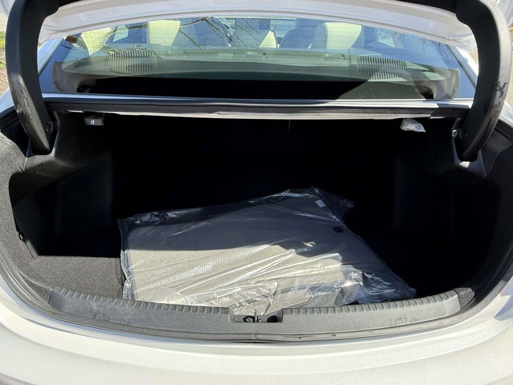 Certified 2025 Acura TLX w/ Technology Package image 8