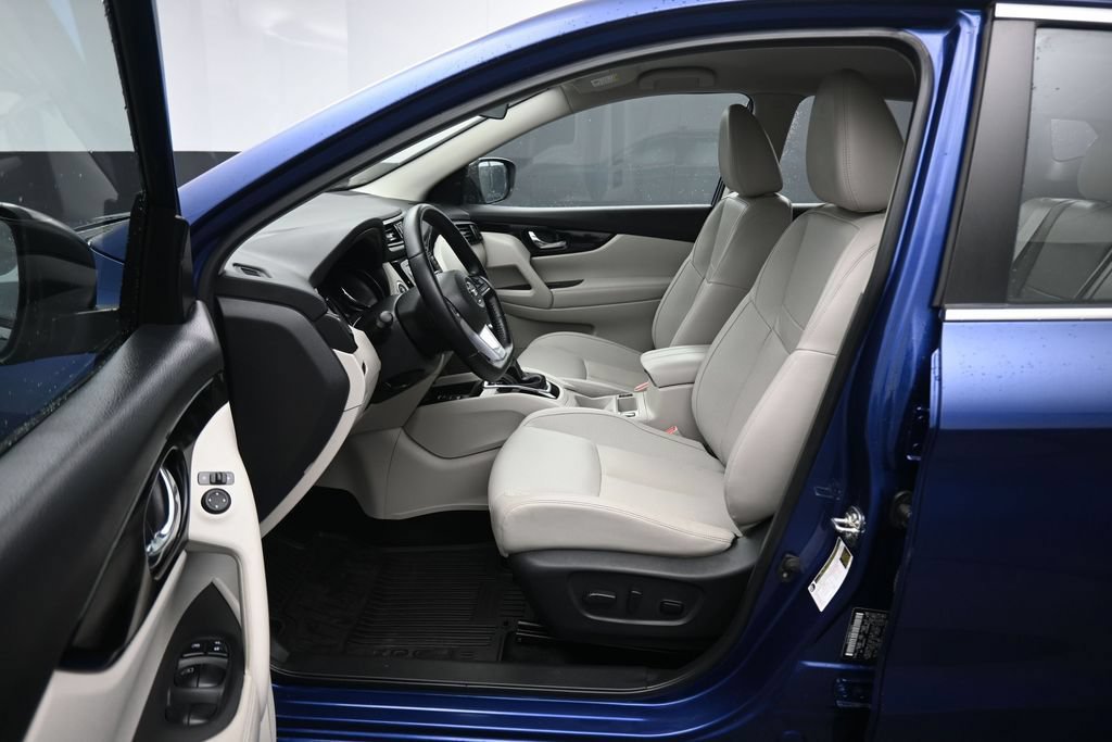 Used 2022 Nissan Rogue Sport SL AWD/4WD image 11