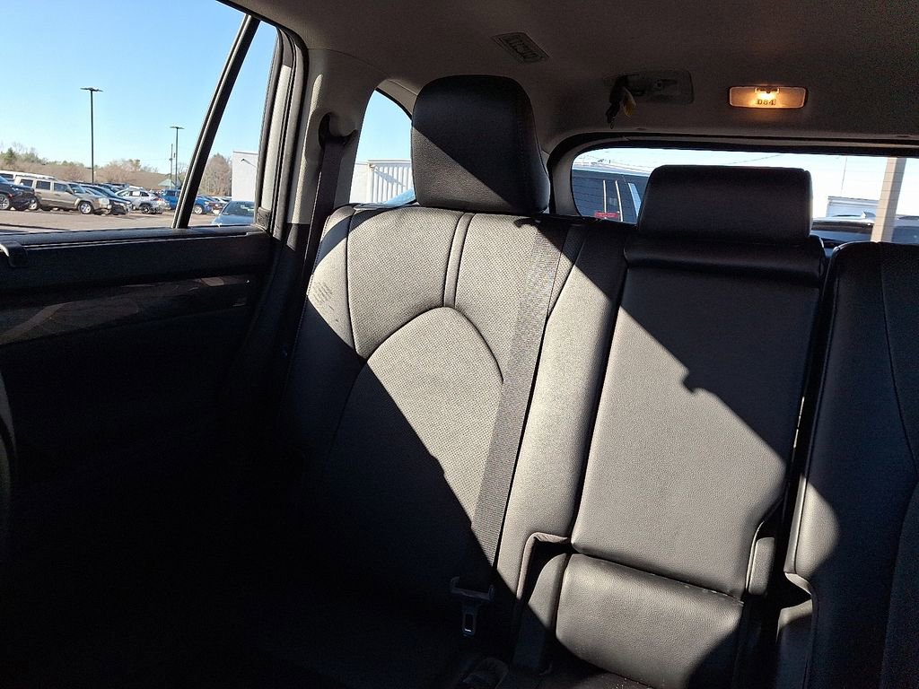 Used 2023 Toyota Highlander Limited image 19