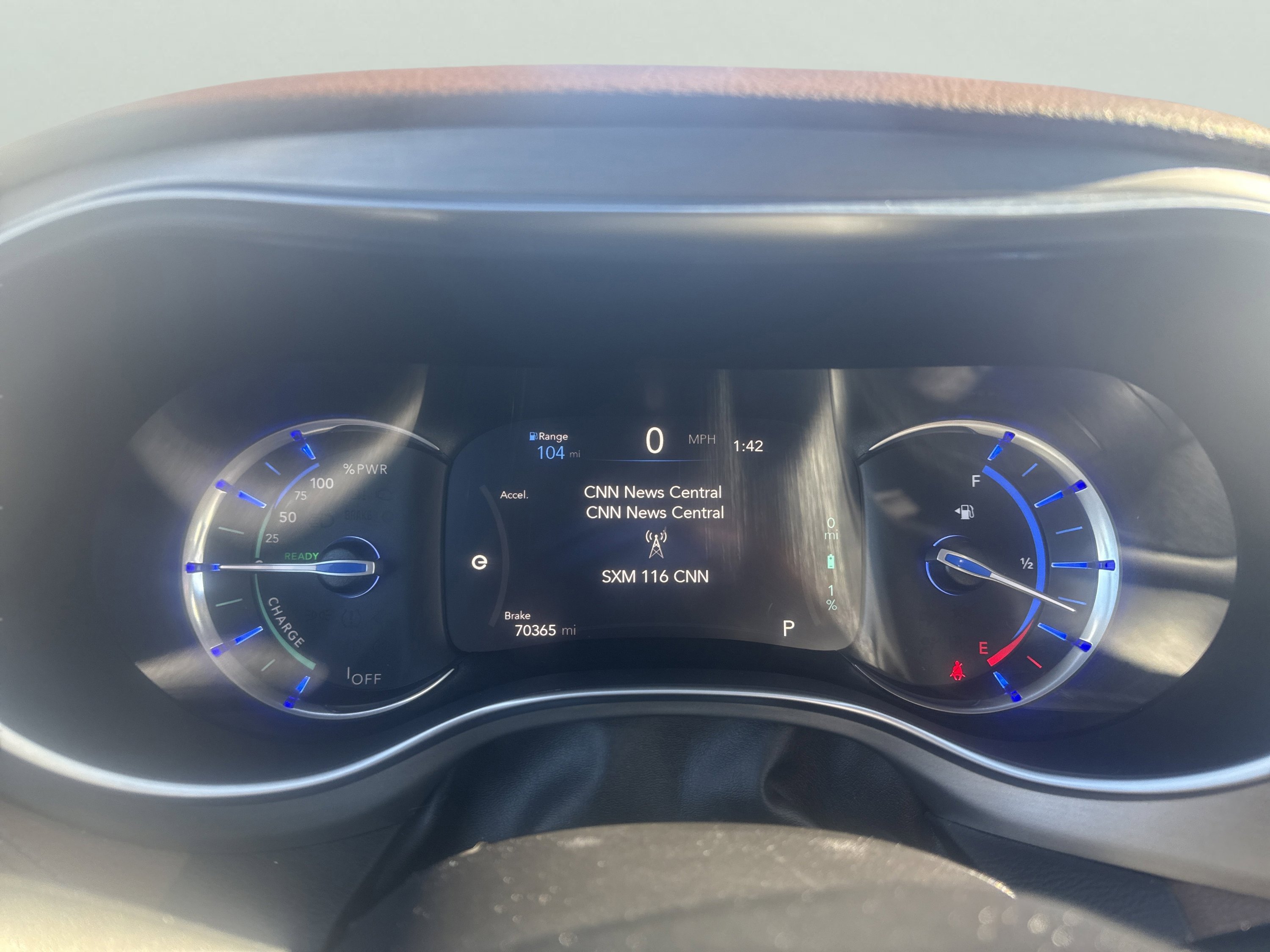 Used 2021 Chrysler Pacifica Limited w/ Uconnect Theater Family Group image 23