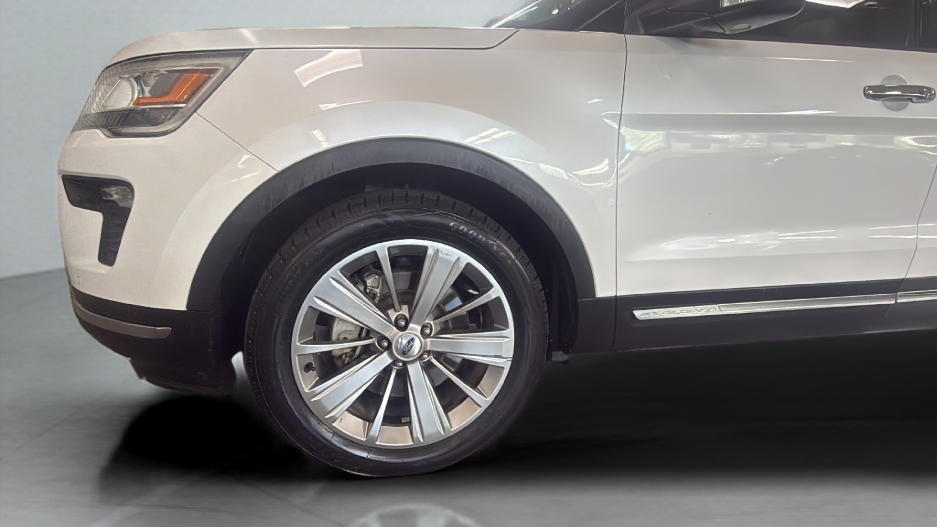 Used 2018 Ford Explorer Limited FWD image 36