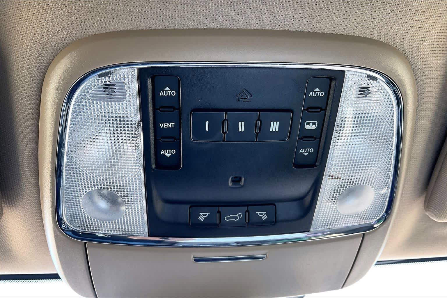 Used 2019 Jeep Grand Cherokee Limited w/ Luxury Group II RWD image 34