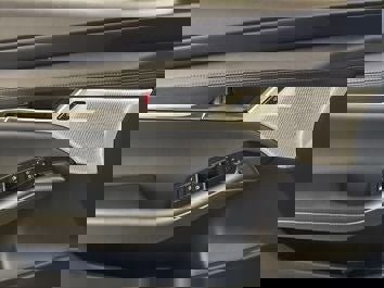 New 2026 MAZDA MAZDA3 Hatchback w/Premium Plus Pkg image 17