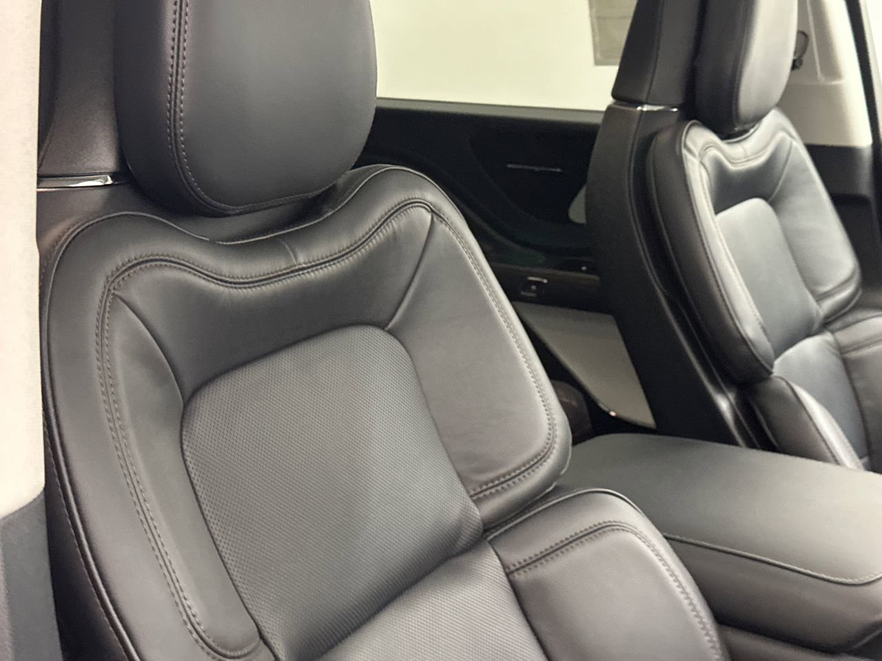 New 2026 Lincoln Aviator Reserve AWD/4WD image 11