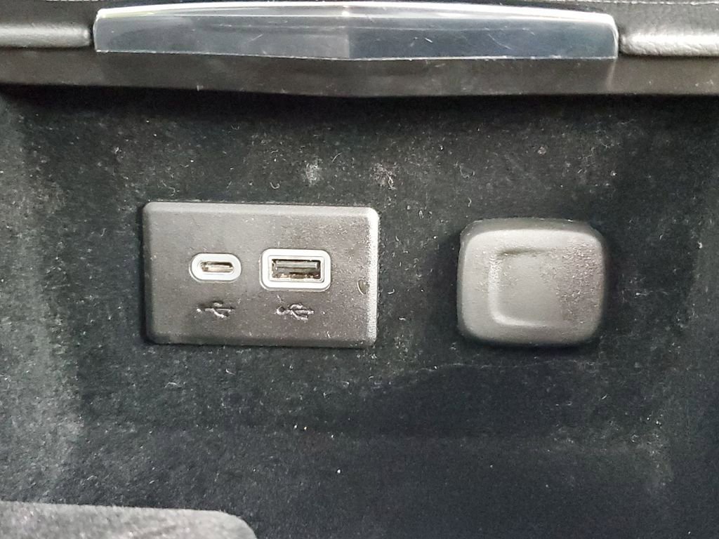 Used 2021 Cadillac XT4 Premium Luxury w/ Cold Weather Package image 35