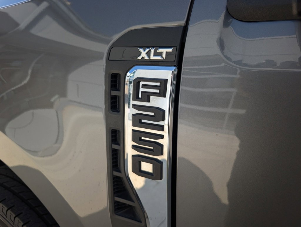 Used 2024 Ford F250 XLT image 3