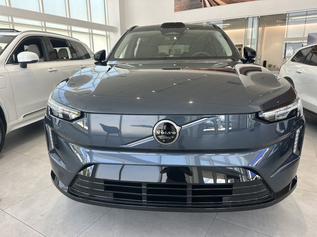 New 2025 Volvo EX90 Ultra image 2