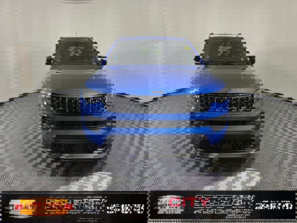 New 2026 Jeep Compass Latitude image 2