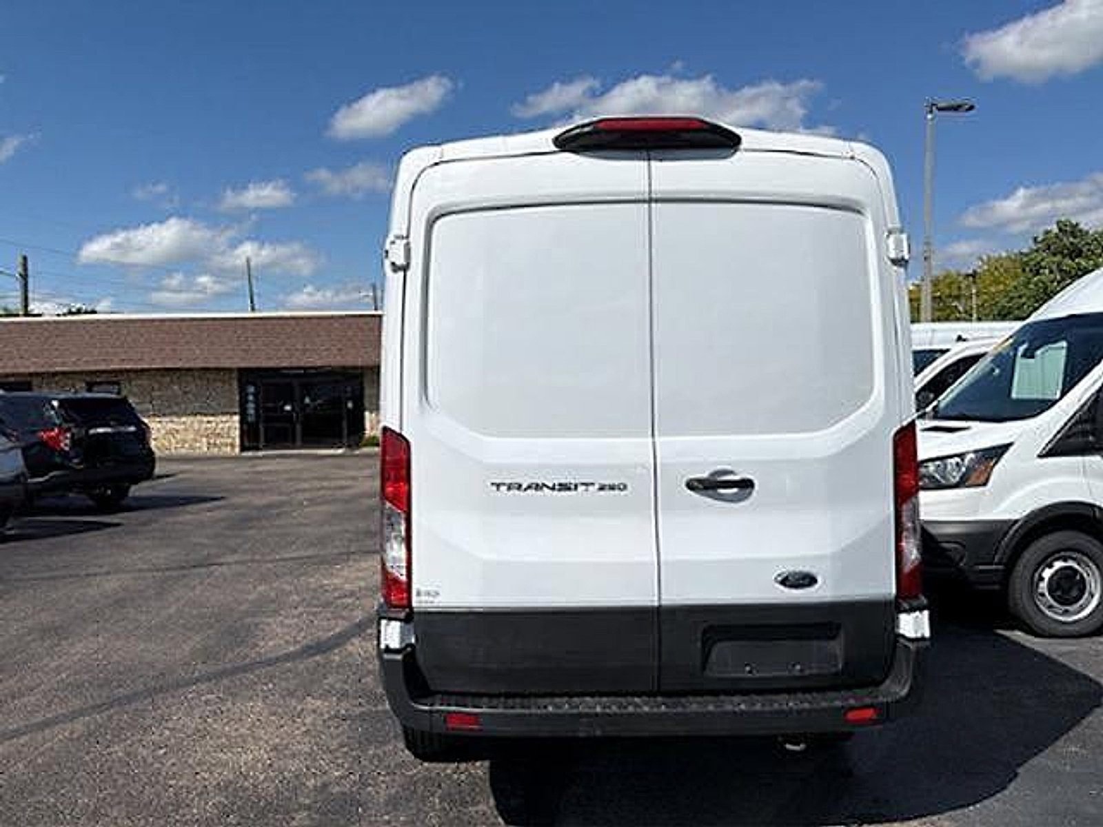Used 2023 Ford Transit 250 Medium Roof RWD image 4
