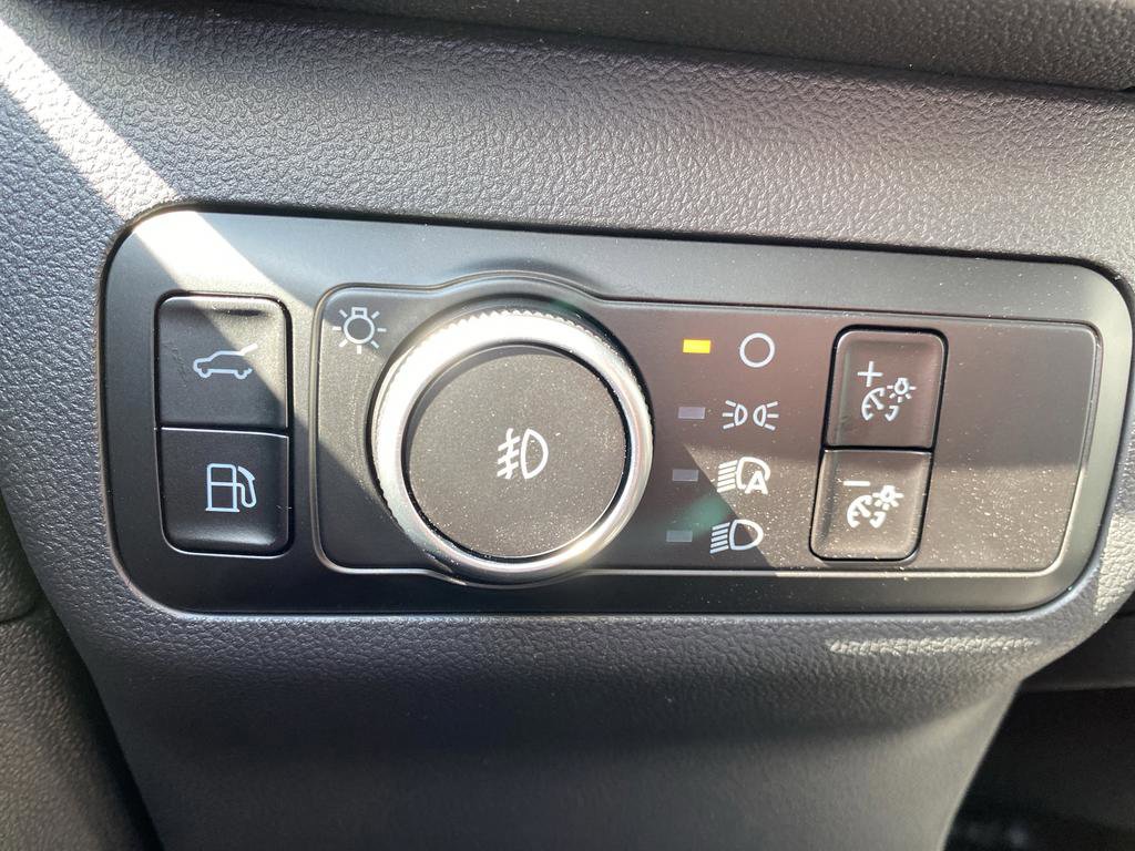 New 2025 Ford Escape SE w/ Class II Trailer Tow Package image 29