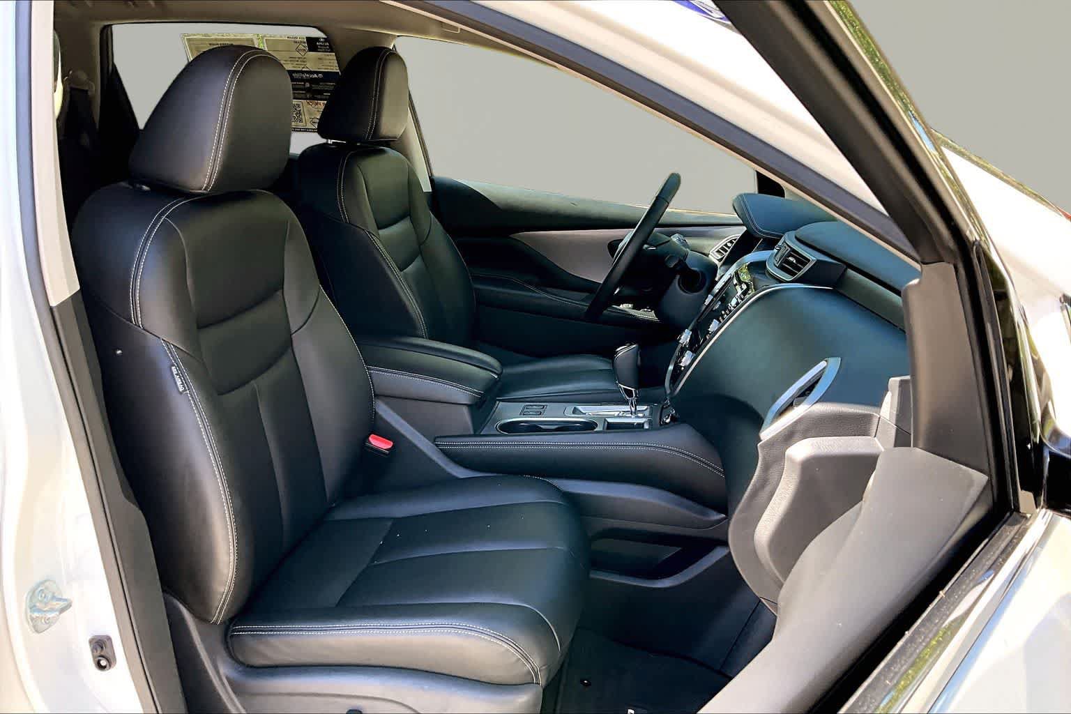 Used 2024 Nissan Murano SV w/ SV Midnight Edition Package FWD image 16