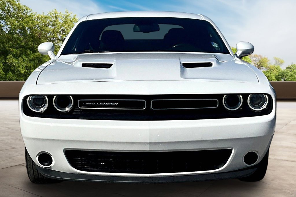 Used 2023 Dodge Challenger SXT RWD image 3