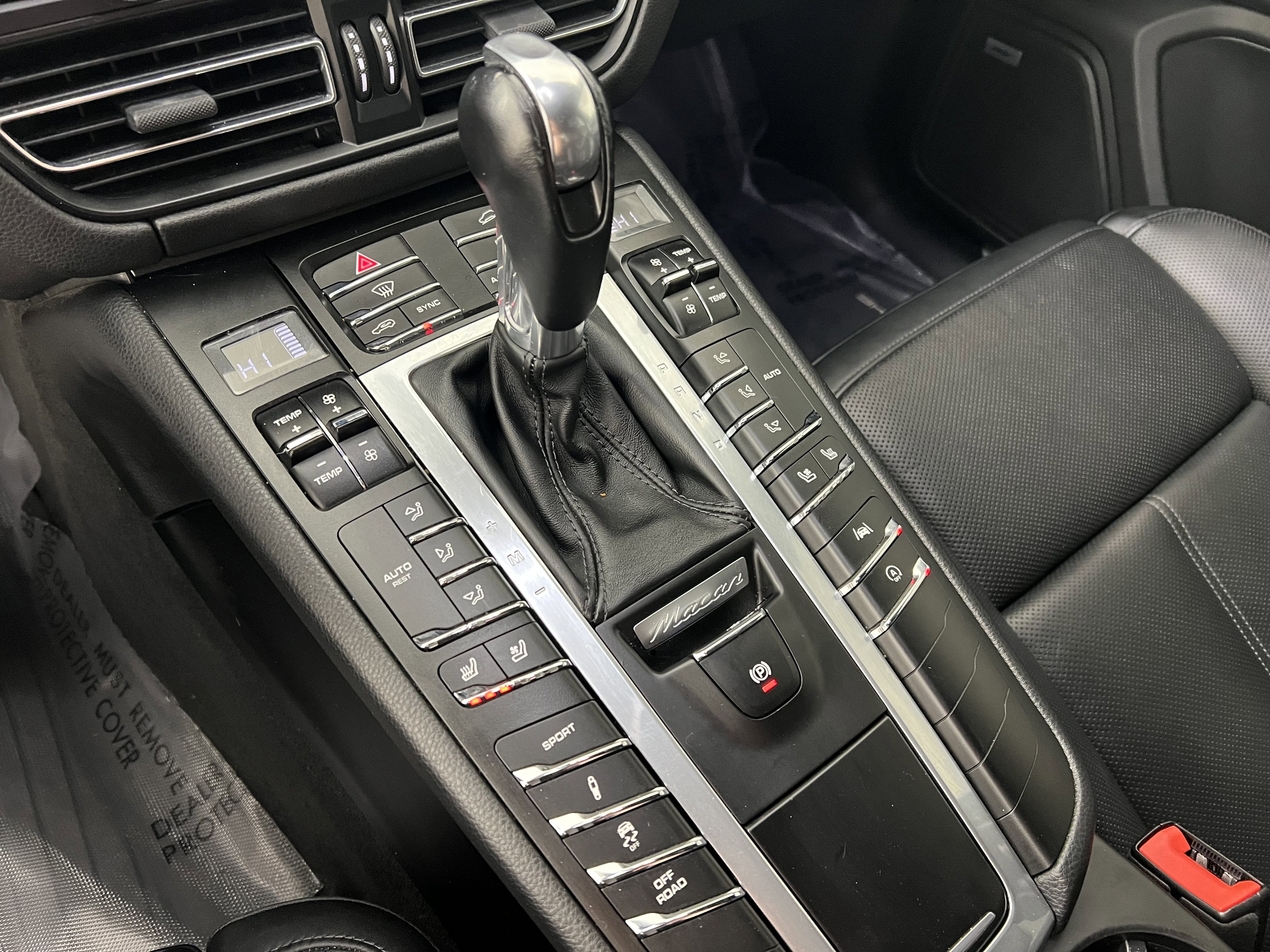 Used 2020 Porsche Macan S image 31