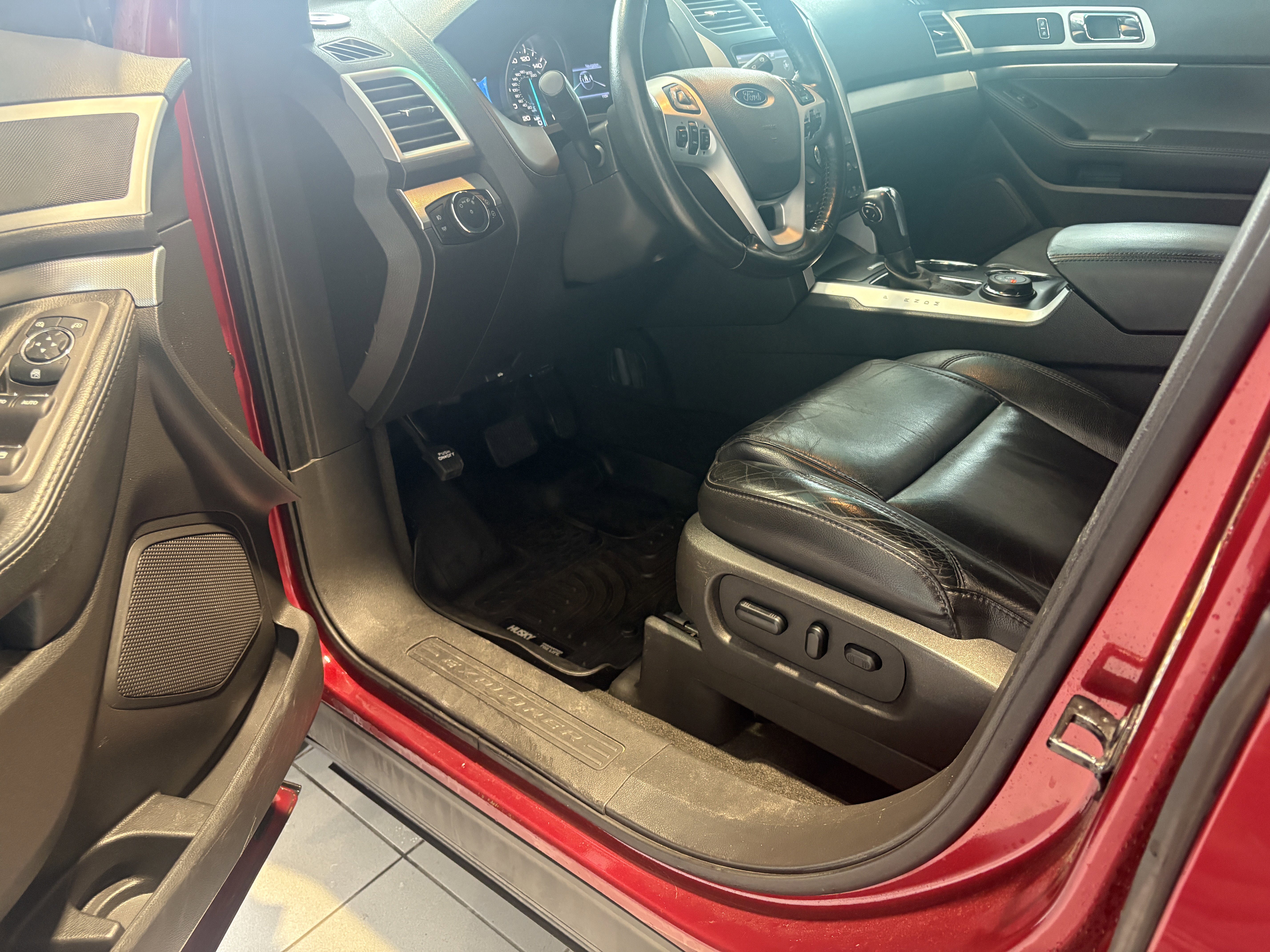 Used 2013 Ford Explorer XLT image 7