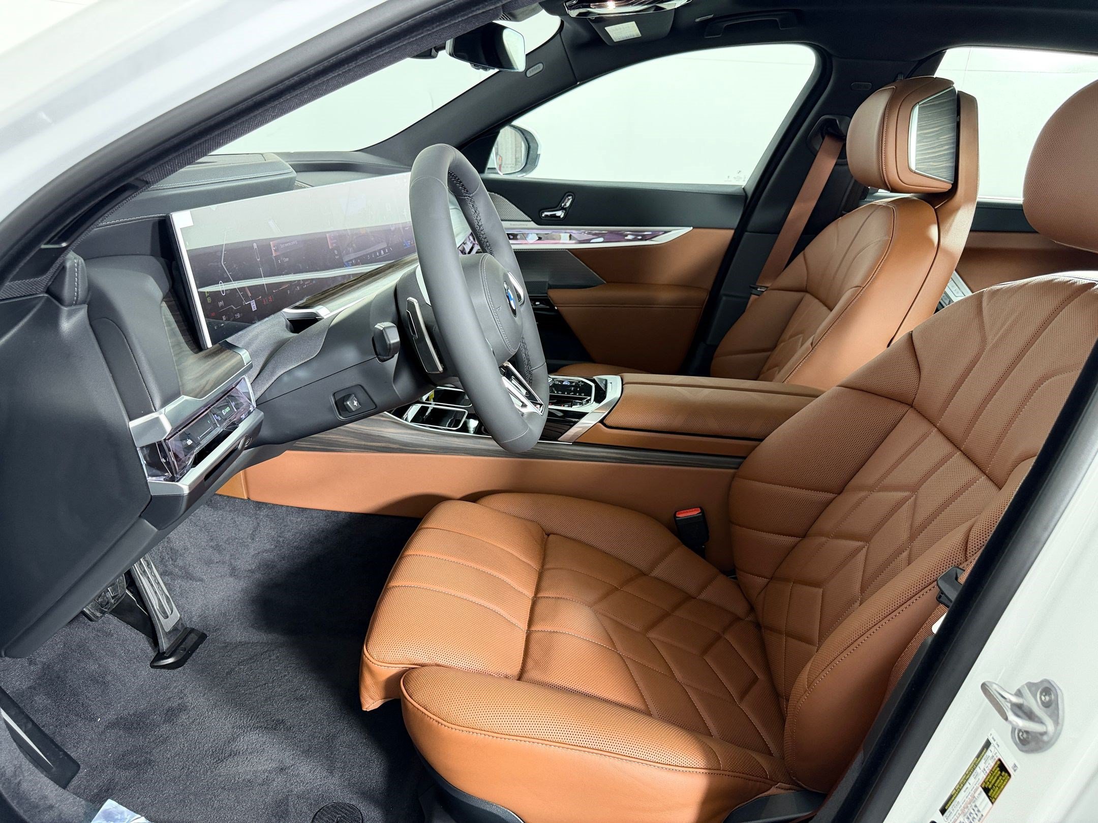 New 2026 BMW 760i xDrive w/ Executive Package AWD/4WD image 5