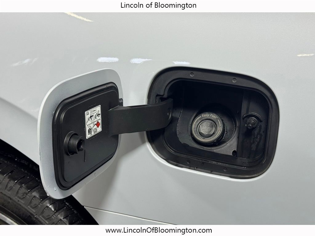 Used 2025 Lincoln Navigator L Reserve image 14