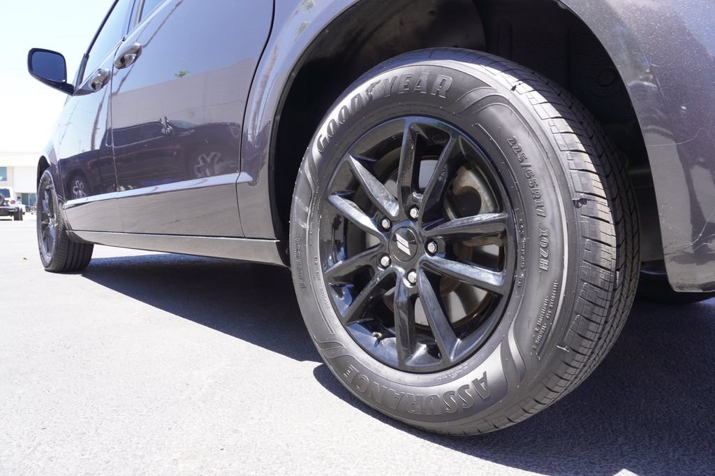 Used 2019 Dodge Grand Caravan GT w/ Safety Sphere Group FWD image 6