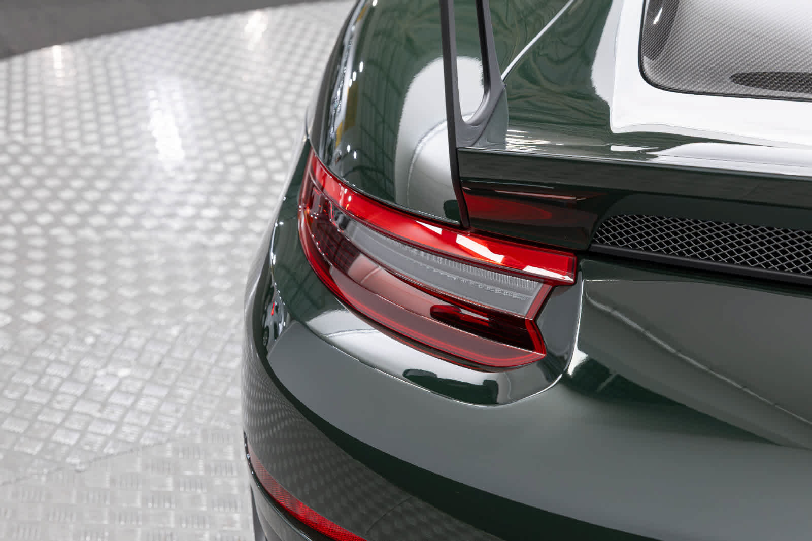 Used 2018 Porsche 911 GT2 RS RWD image 49