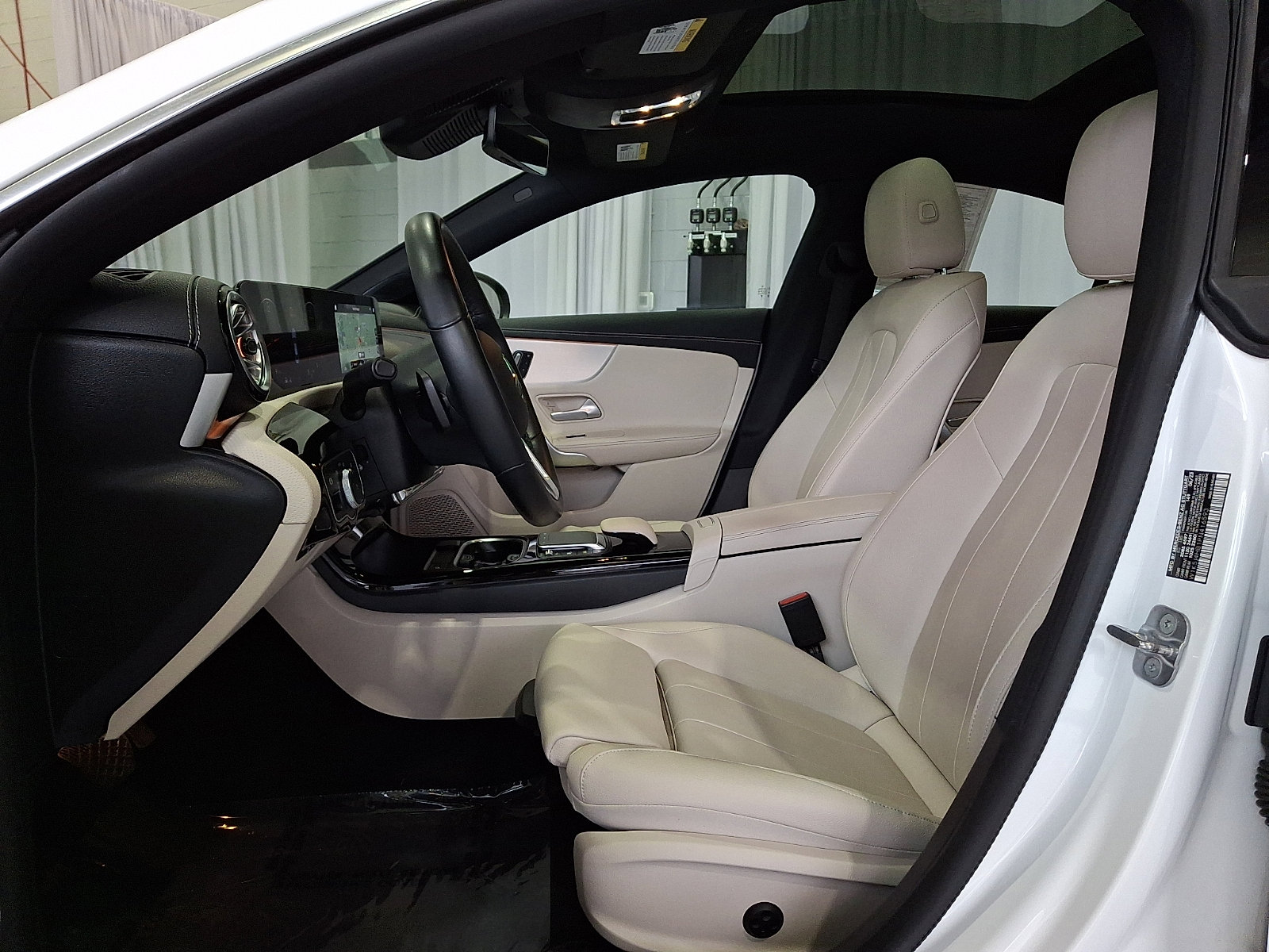 Used 2023 Mercedes-Benz CLA 250 4MATIC image 12