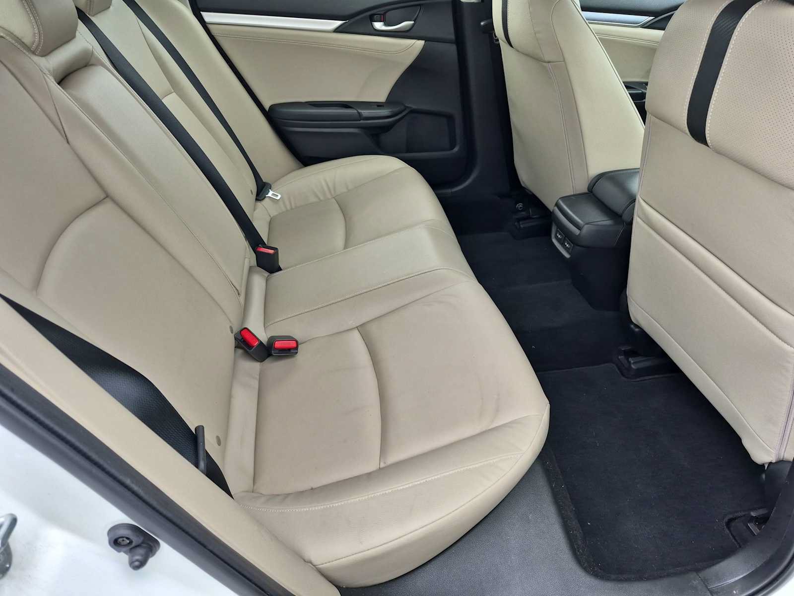Used 2018 Honda Civic Touring image 21