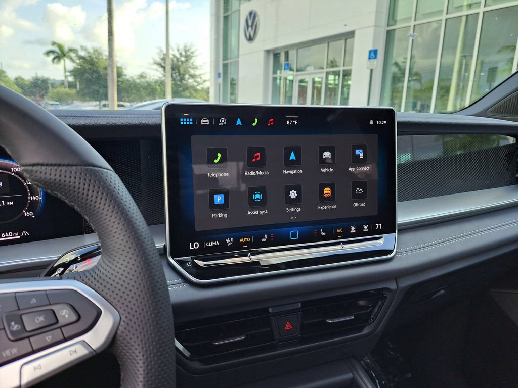 New 2026 Volkswagen Tiguan SE R-Line FWD image 8