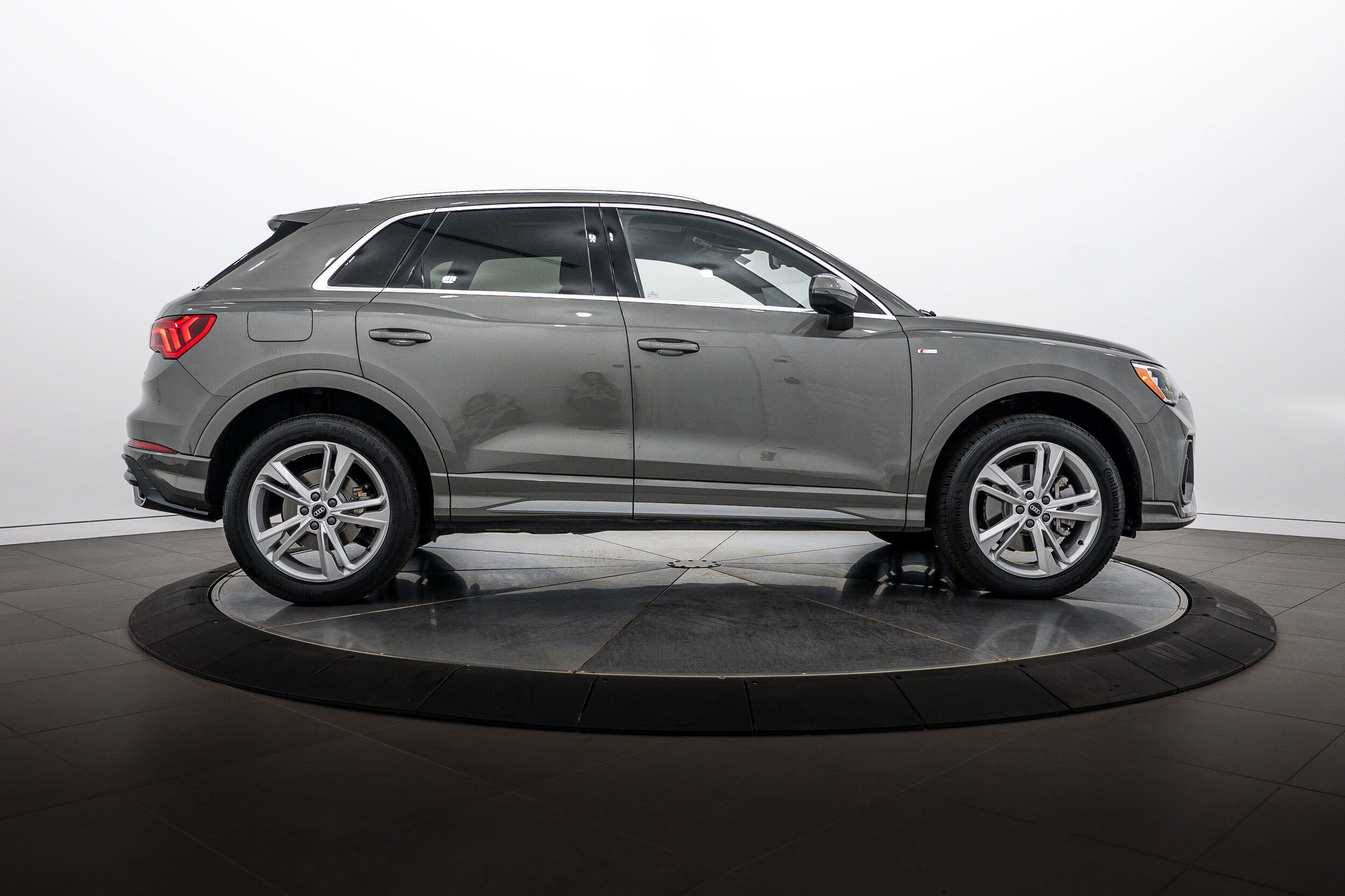 Used 2022 Audi Q3 2.0T Premium AWD/4WD image 3