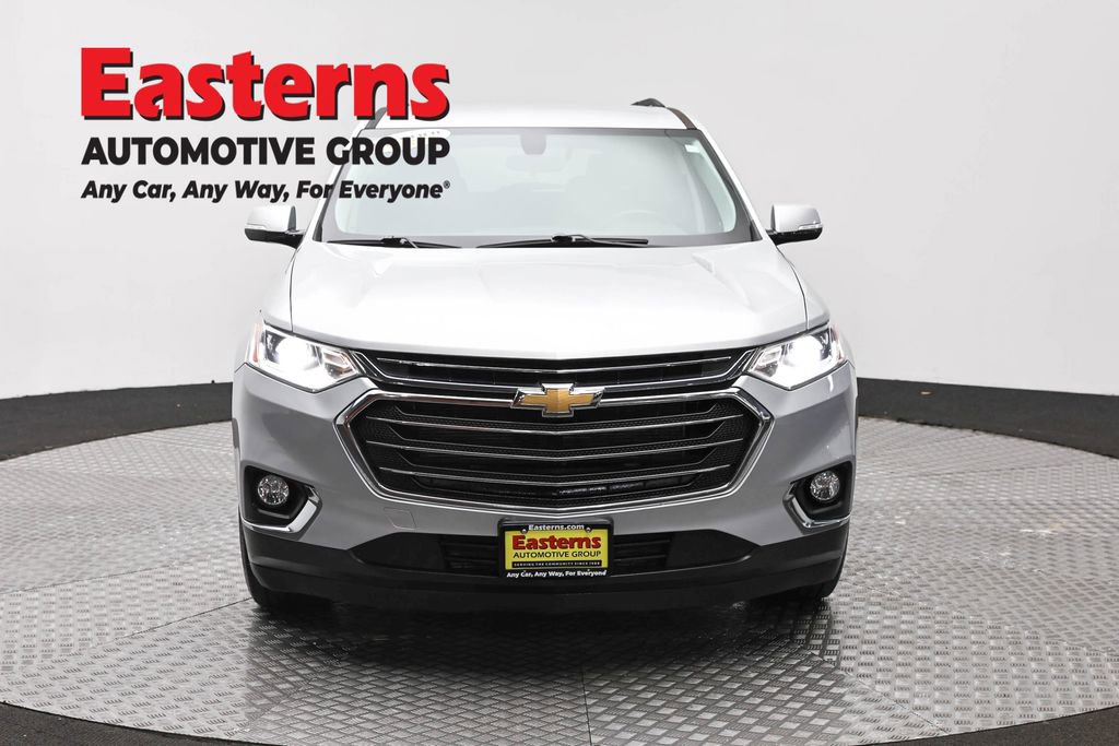 Used 2020 Chevrolet Traverse LT FWD image 2