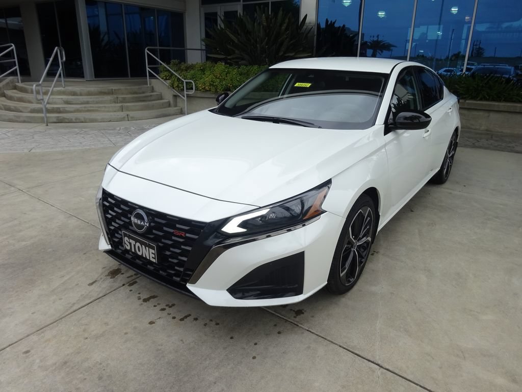 Used 2023 Nissan Altima 2.5 SR FWD image 3