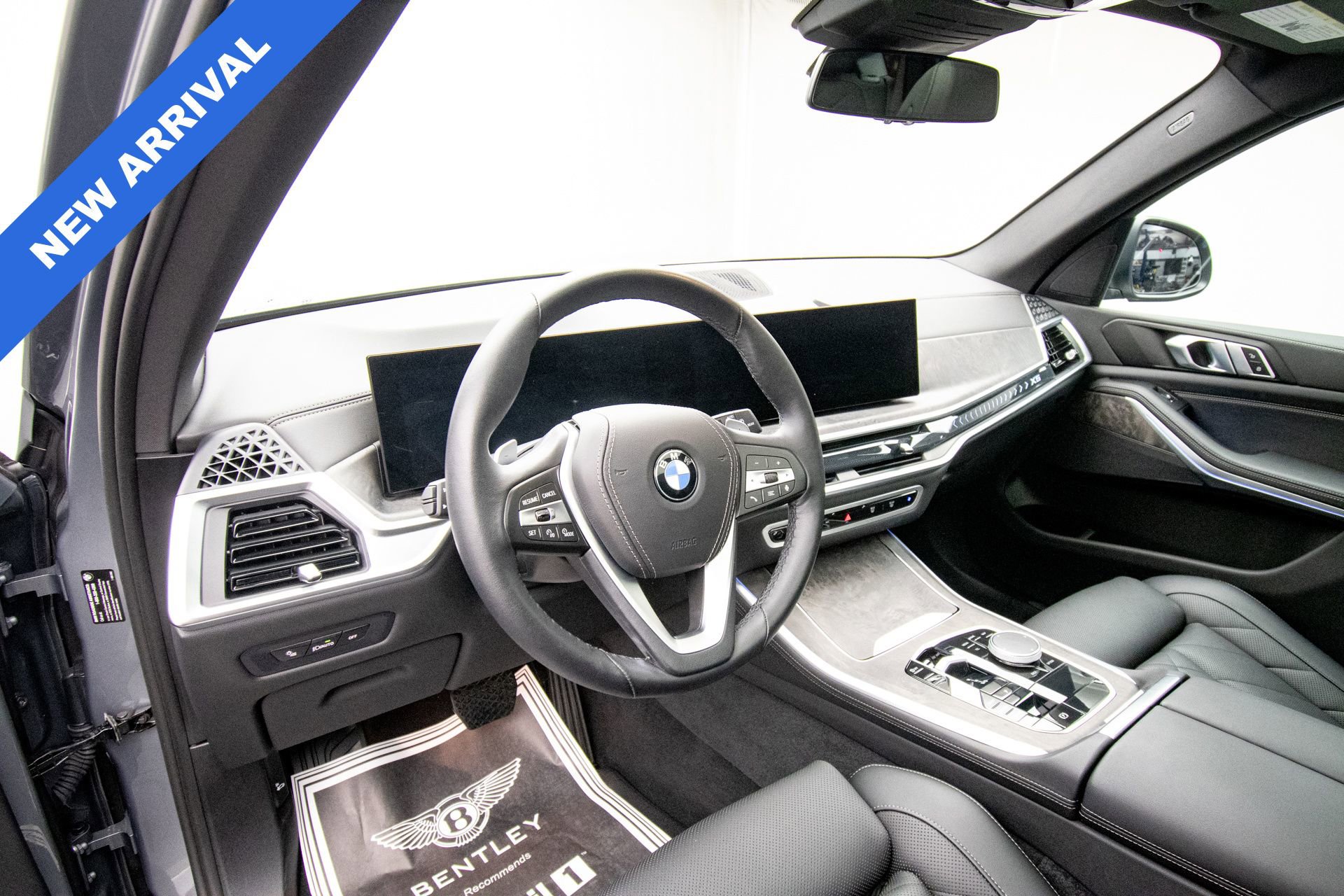 Used 2024 BMW X5 xDrive40i w/ Parking Assistance Package AWD/4WD image 9