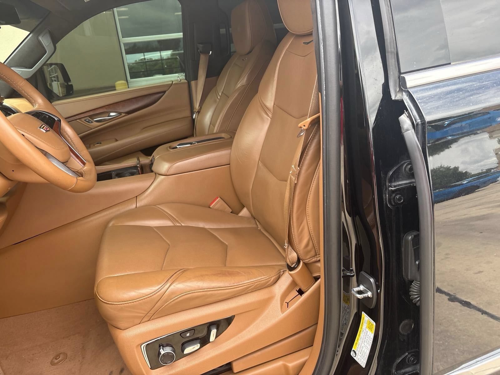 Used 2017 Cadillac Escalade Platinum AWD/4WD image 6